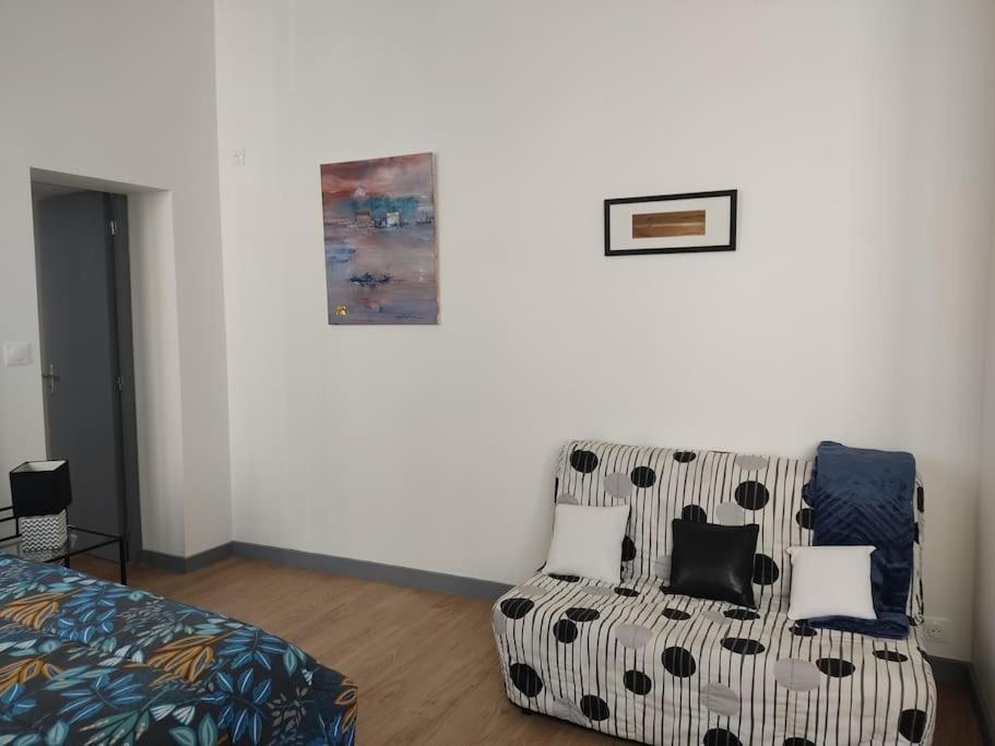 Appartement Avec Parking Prive Сомюр Екстериор снимка
